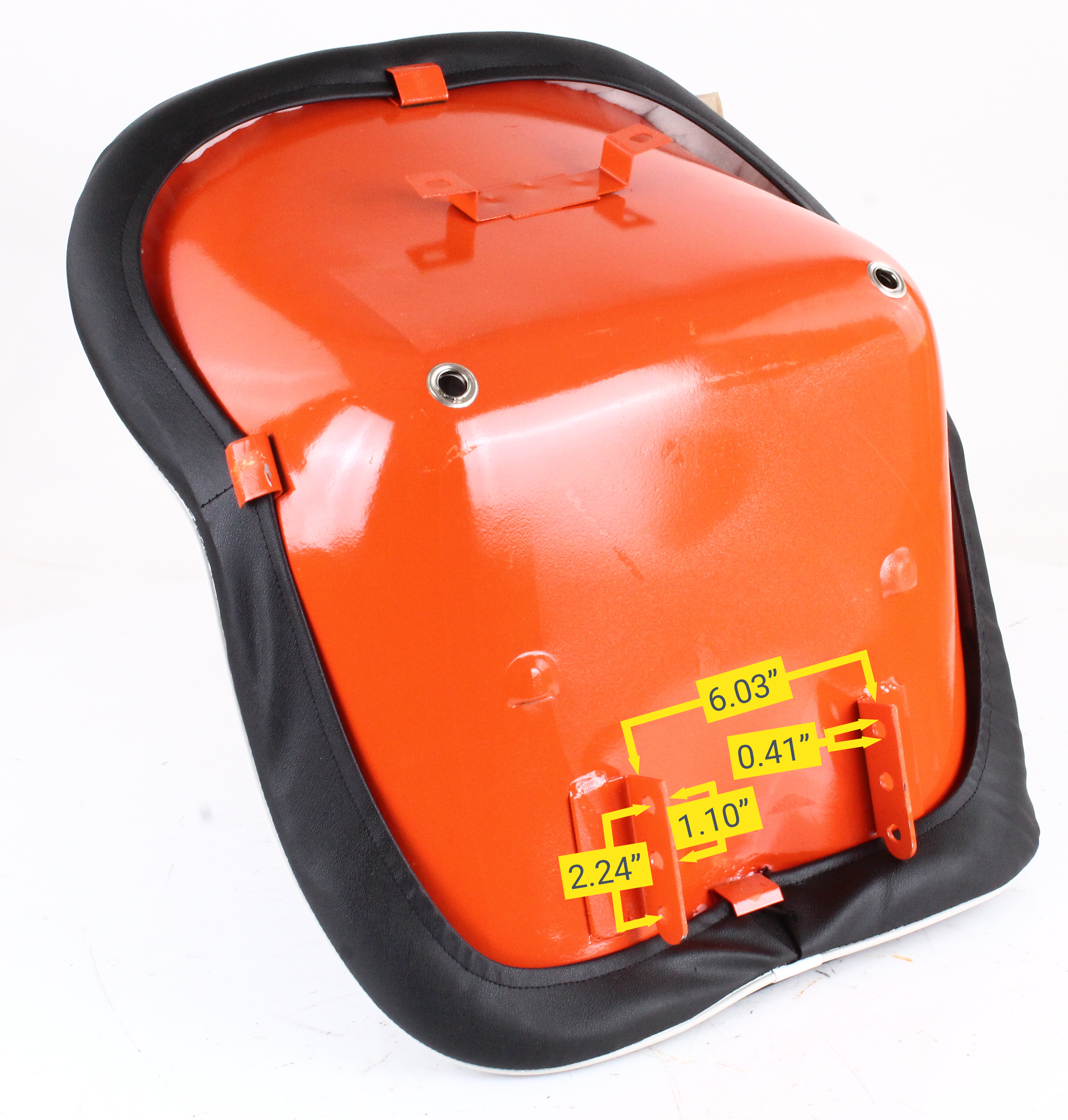 34200-18400 Black & Orange Seat Assembly Fits Kubota L1500 L1501 L2201 L175